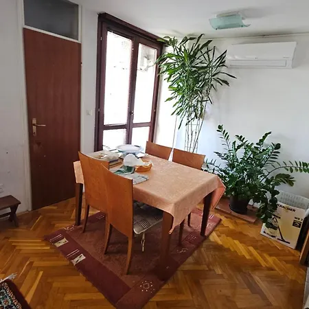 Quiet & Cozy Luzani Apartamento *
